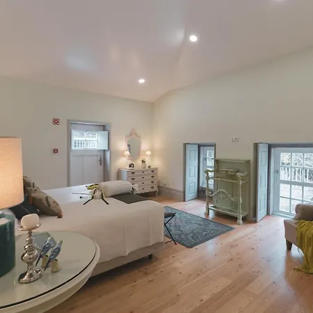 Quinta De Travassinhos- Douro Valley & *