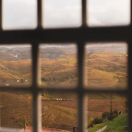 Quinta De Travassinhos- Douro Valley & * Santa Marta de Penaguiao