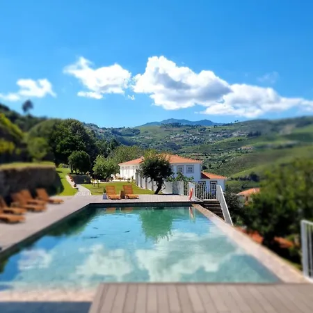 Quinta De Travassinhos- Douro Valley & * Santa Marta de Penaguiao