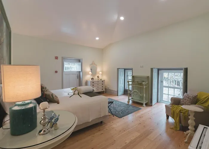 Quinta De Travassinhos- Douro Valley & *