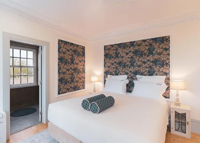 Quinta De Travassinhos- Douro Valley & *