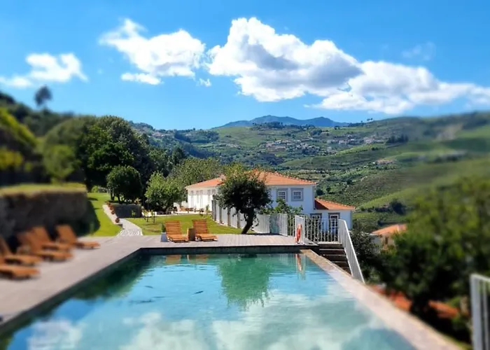 Quinta De Travassinhos- Douro Valley & * Santa Marta de Penaguião